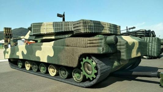 伊犁充气坦克战车